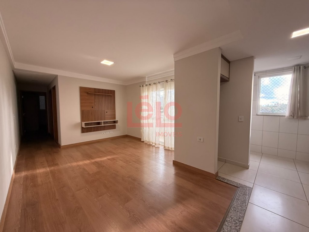 Apartamento para locacao no Zona 07 em Maringa com 123,52m² por R$ 1.950,00