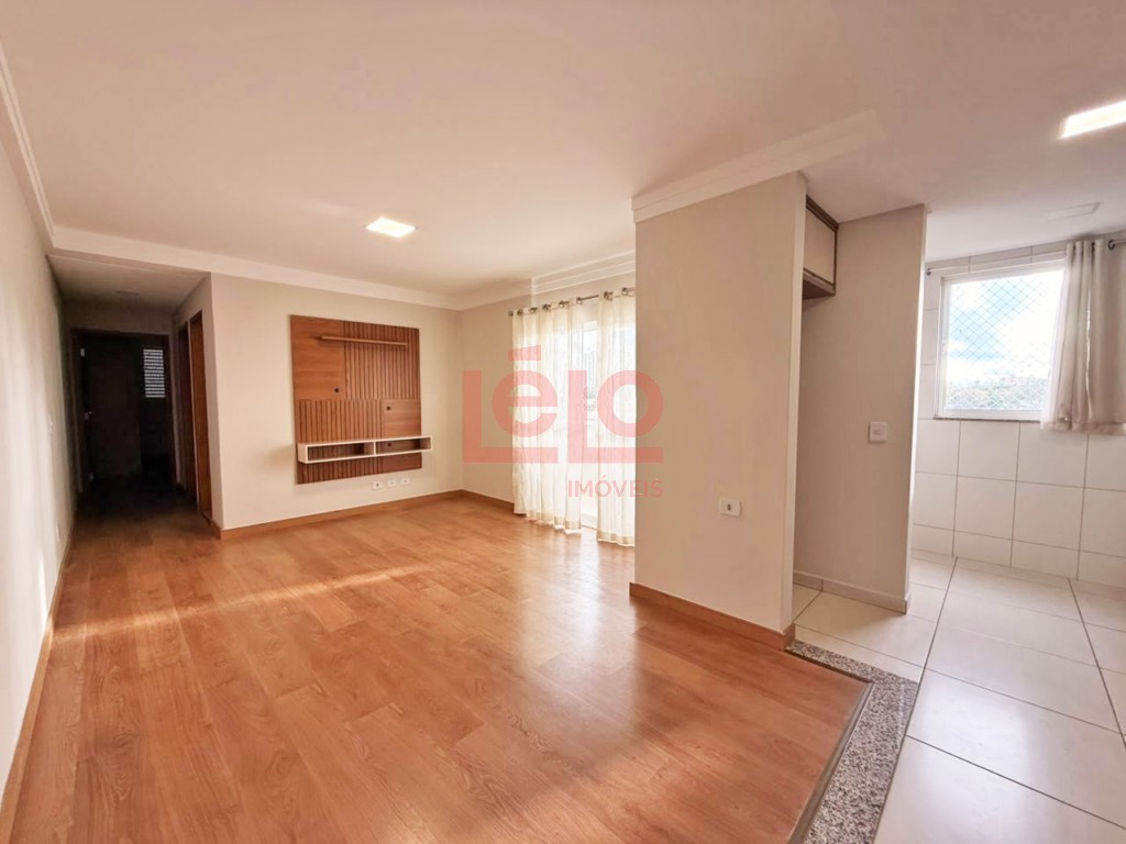 Apartamento para locacao no Zona 07 em Maringa com 123,52m² por R$ 1.950,00