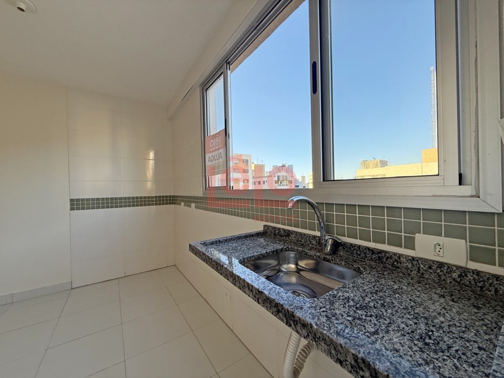 Apartamento para locacao no Zona 07 em Maringa com 74,93m² por R$ 1.200,00