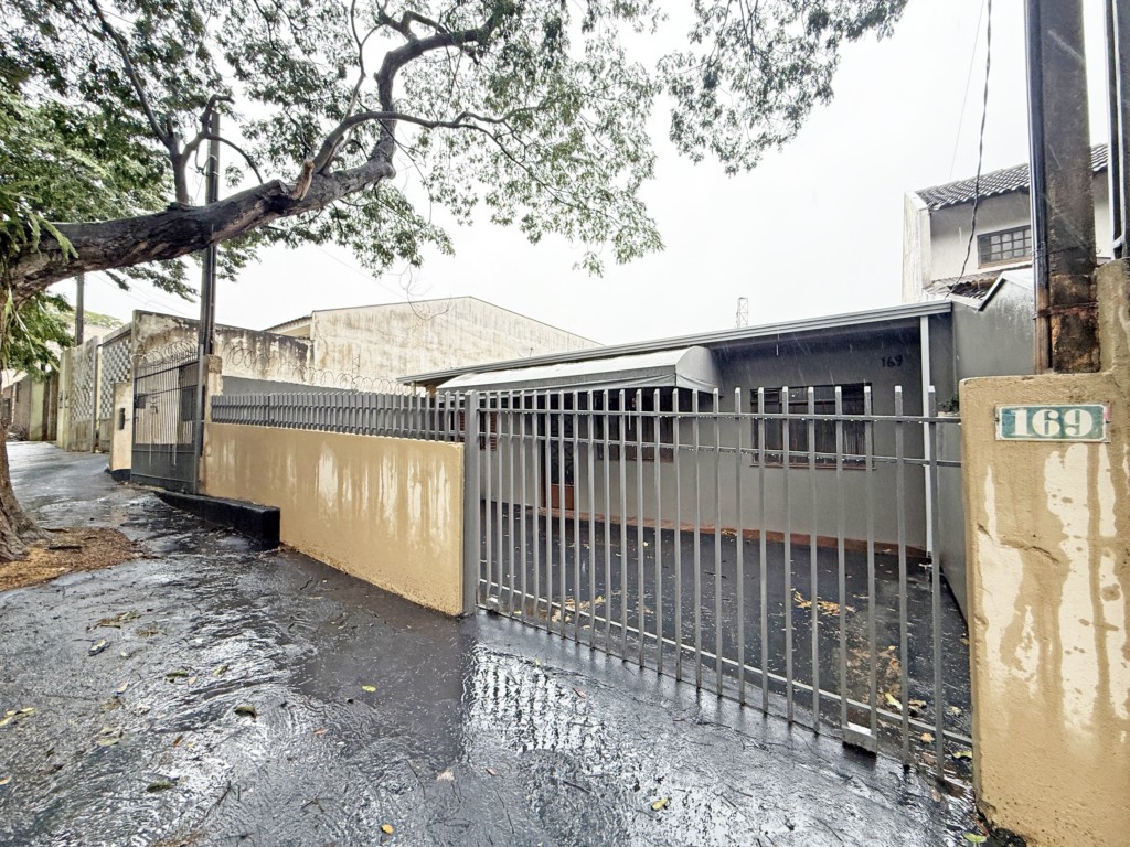 Casa Residencial para locacao no Jardim Mandacaru em Maringa com 100m² por R$ 1.500,00