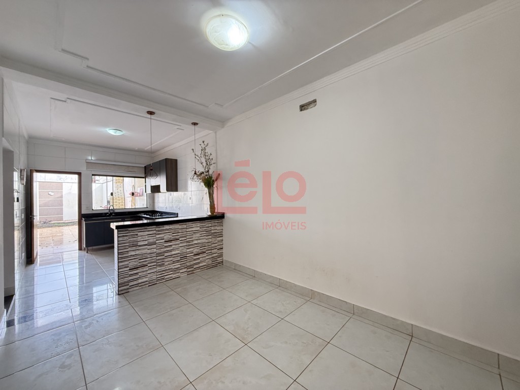 Casa Residencial para locacao no Loteamento Madrid em Maringa com 75,67m² por R$ 1.800,00