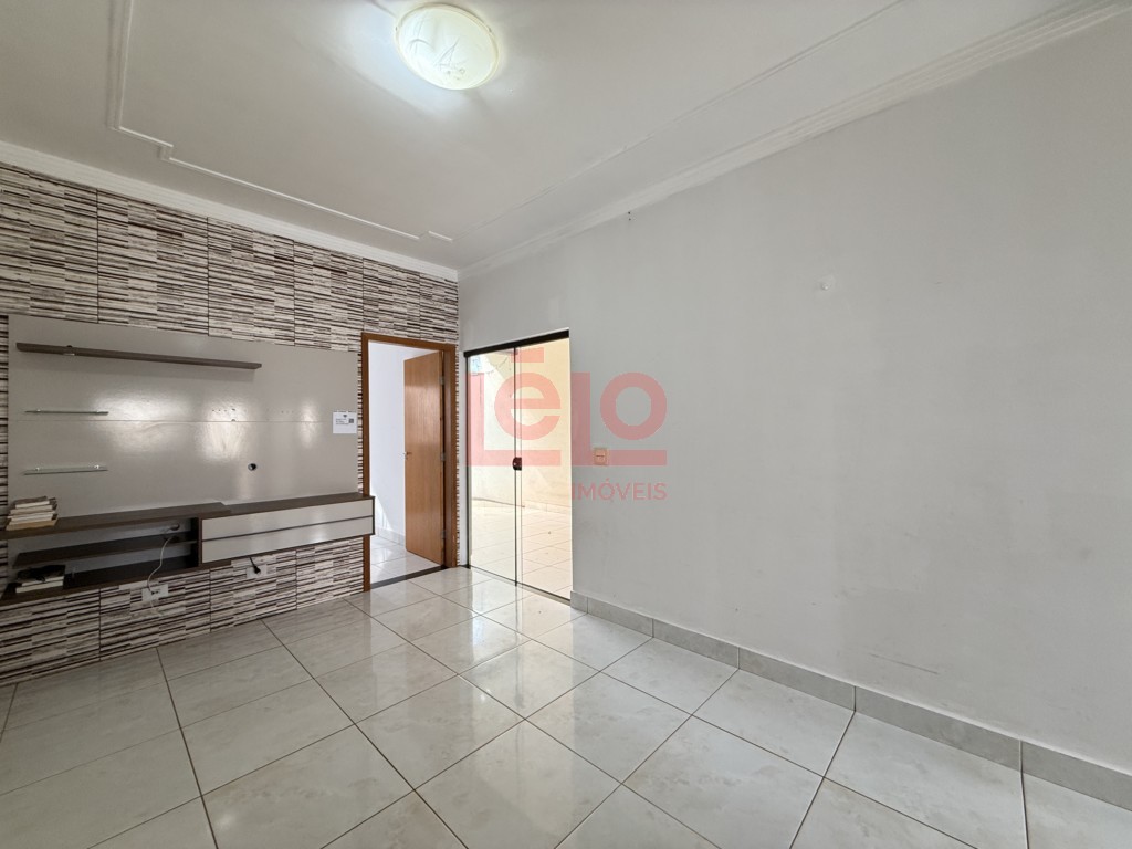Casa Residencial para locacao no Loteamento Madrid em Maringa com 75,67m² por R$ 1.800,00