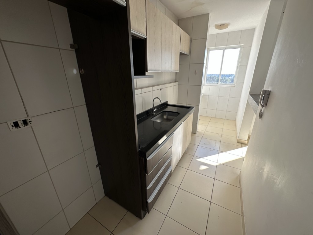 Apartamento para locacao no Zona 07 em Maringa com 104,14m² por R$ 2.000,00