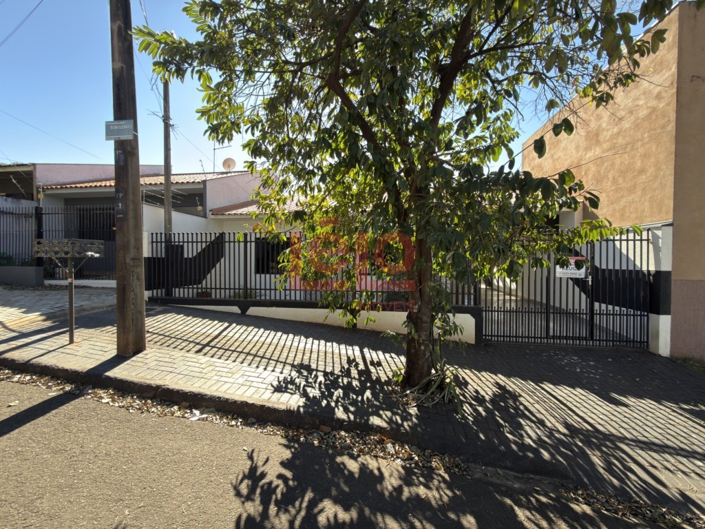 Casa Residencial para locacao no Jardim dos Passaros em Maringa com 99,38m² por R$ 2.000,00