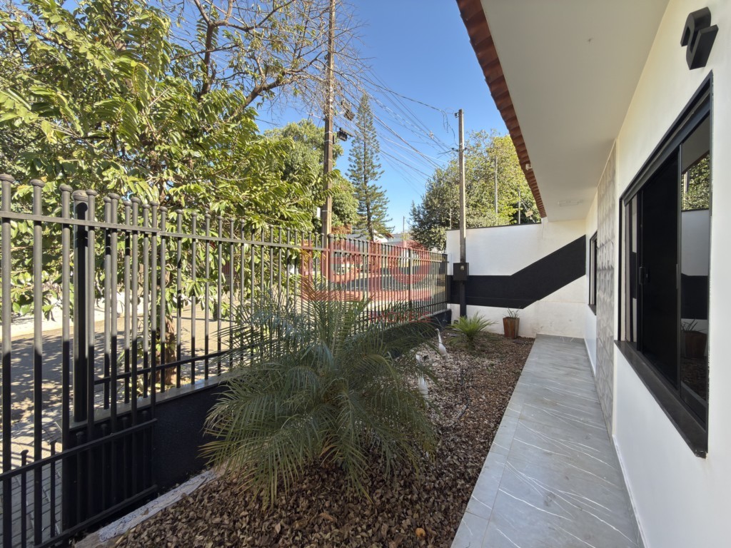 Casa Residencial para locacao no Jardim dos Passaros em Maringa com 99,38m² por R$ 2.000,00