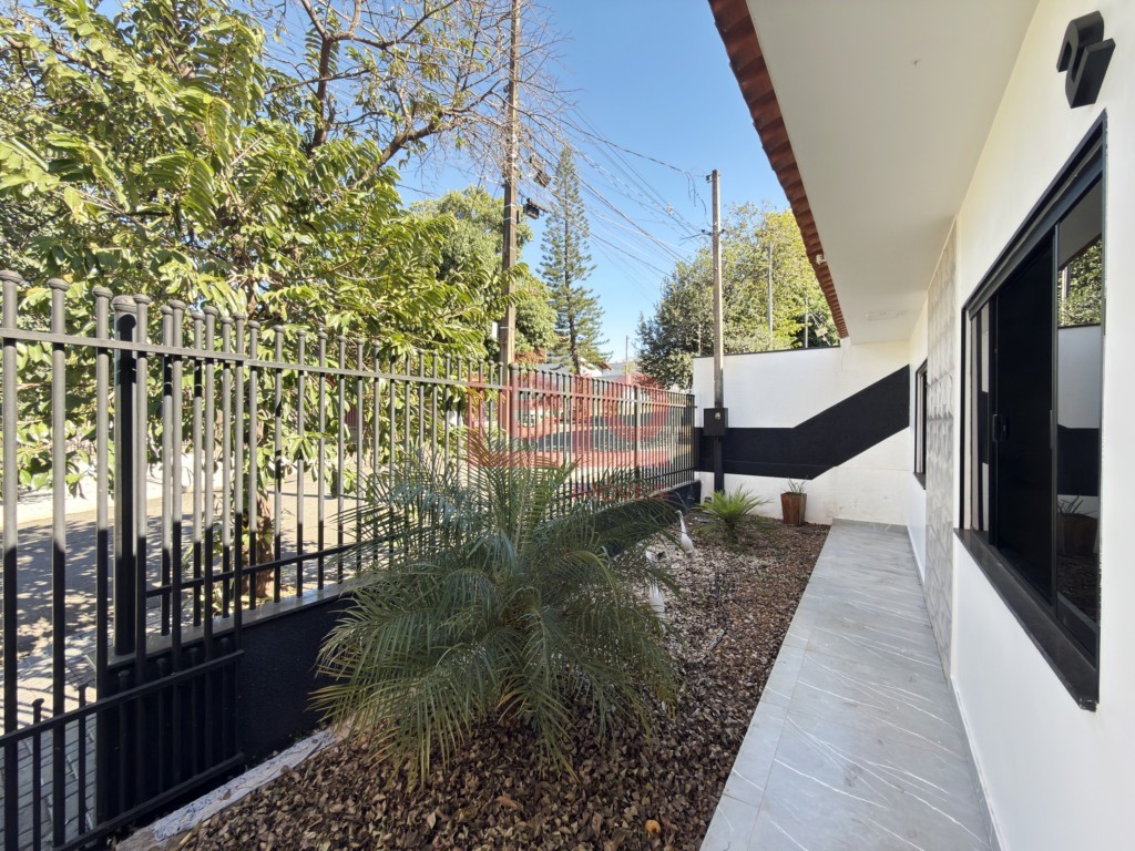 Casa Residencial para locacao no Jardim dos Passaros em Maringa com 99,38m² por R$ 2.000,00
