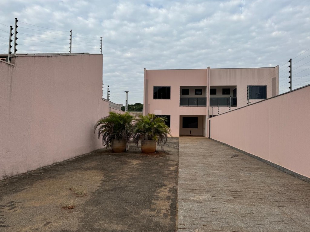 Sobrado para venda no Zona 08 em Maringa com 273,55m² por R$ 850.000,00