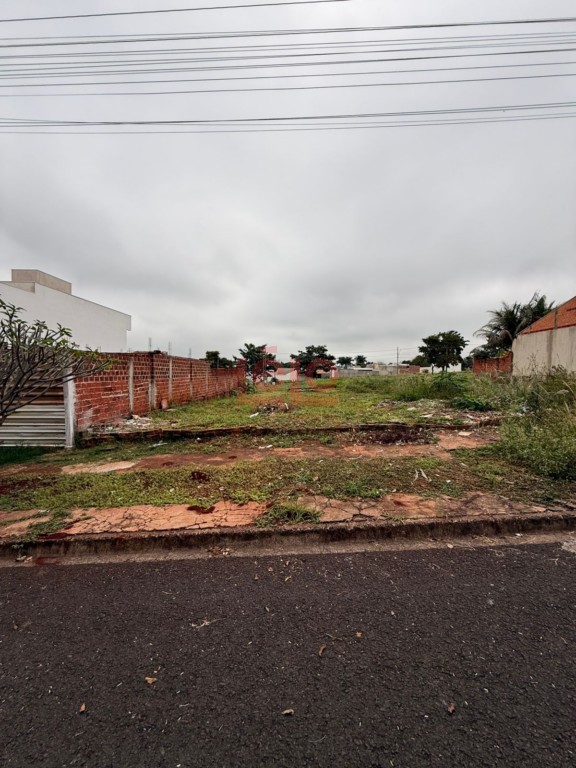 Terreno para venda no Jardim Oriental em Maringa com 200m² por R$ 160.000,00