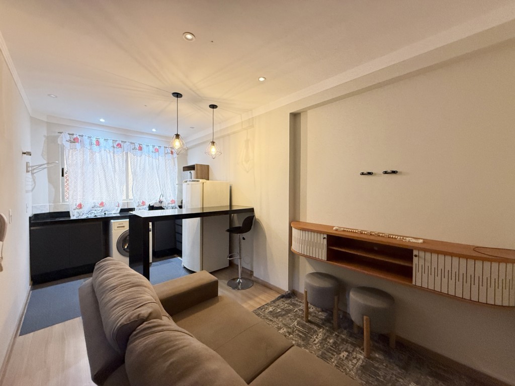 Apartamento para locacao no Zona 07 em Maringa com 64,95m² por R$ 1.900,00
