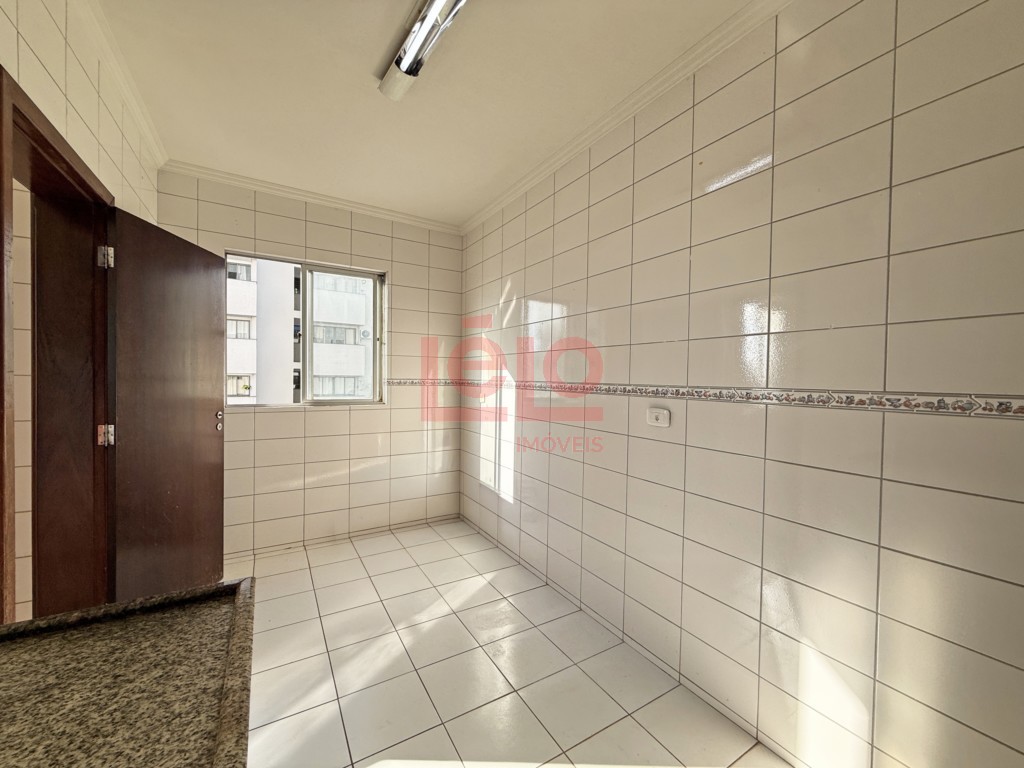 Apartamento para locacao no Zona 07 em Maringa com 131,89m² por R$ 1.600,00