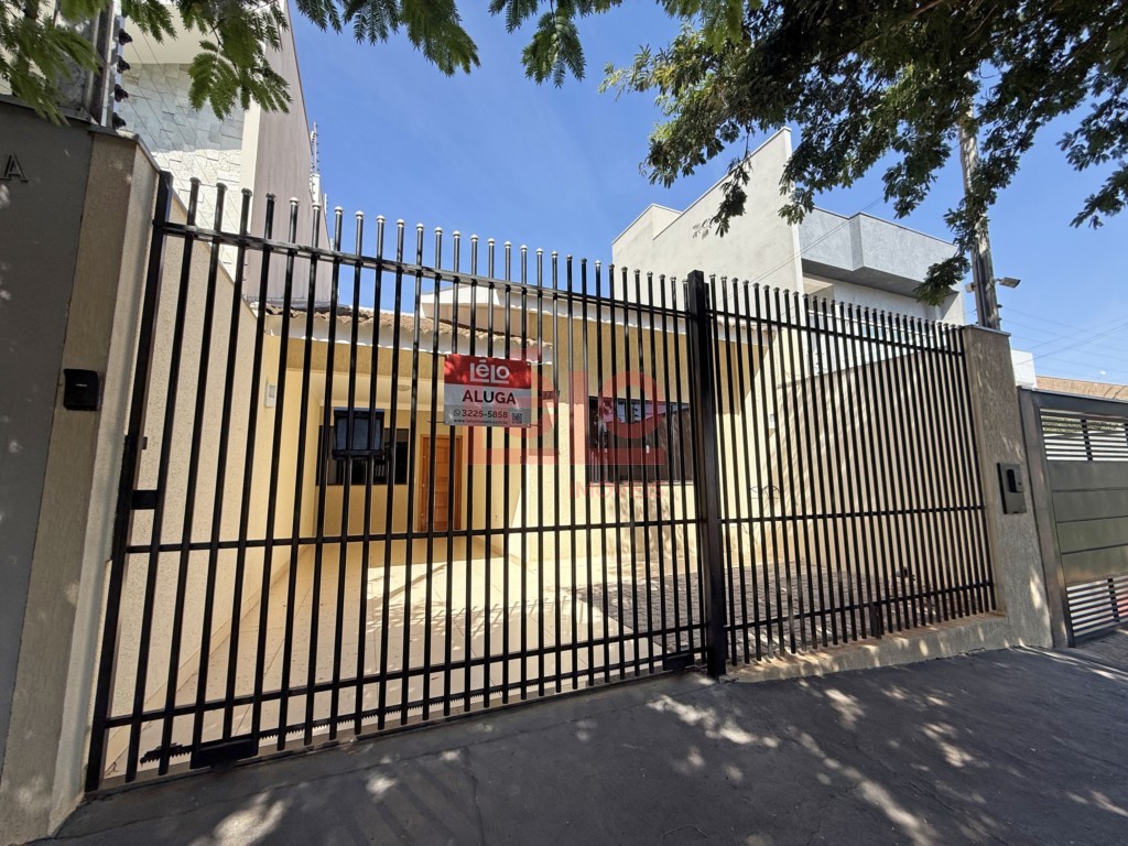 Casa Residencial para locacao no Residencial Icaro em Maringa com 104,9m² por R$ 2.300,00