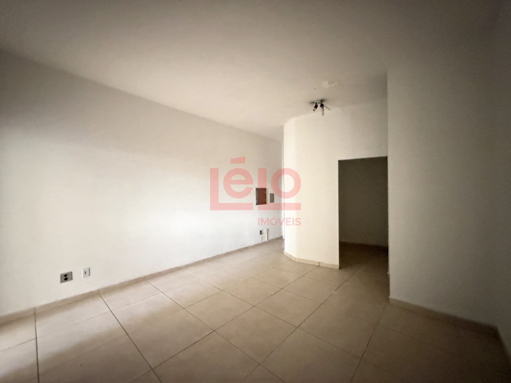 Sala Comercial para locacao no Zona 06 em Maringa com 53,28m² por R$ 1.113,00