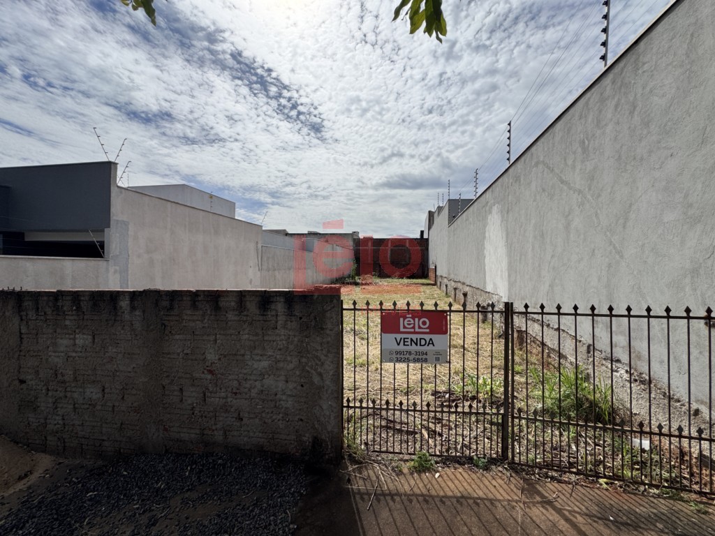 Terreno para venda no Jardim Espanha em Maringa com 229m² por R$ 250.000,00