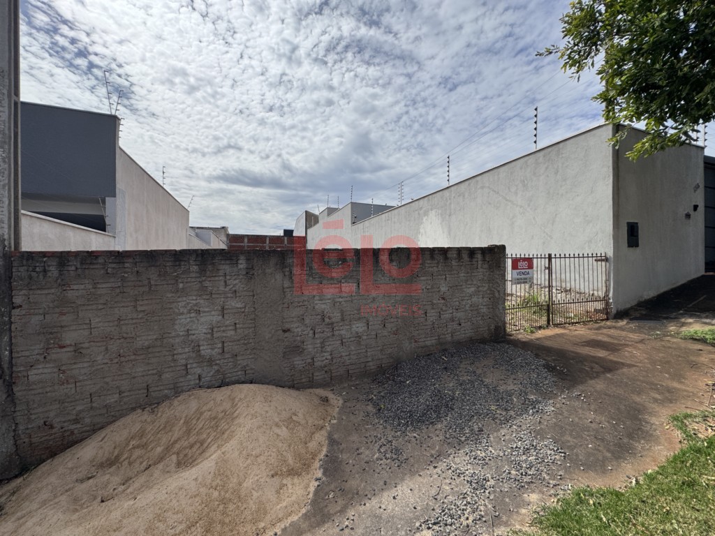 Terreno para venda no Jardim Espanha em Maringa com 229m² por R$ 250.000,00