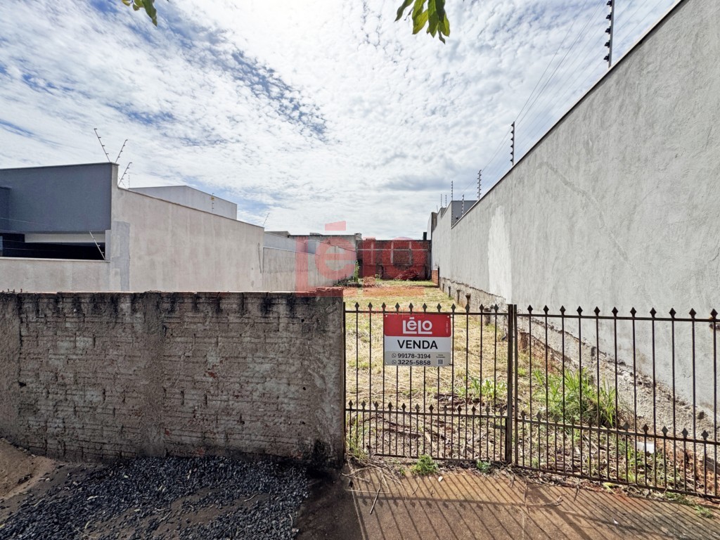 Terreno para venda no Jardim Espanha em Maringa com 229m² por R$ 250.000,00