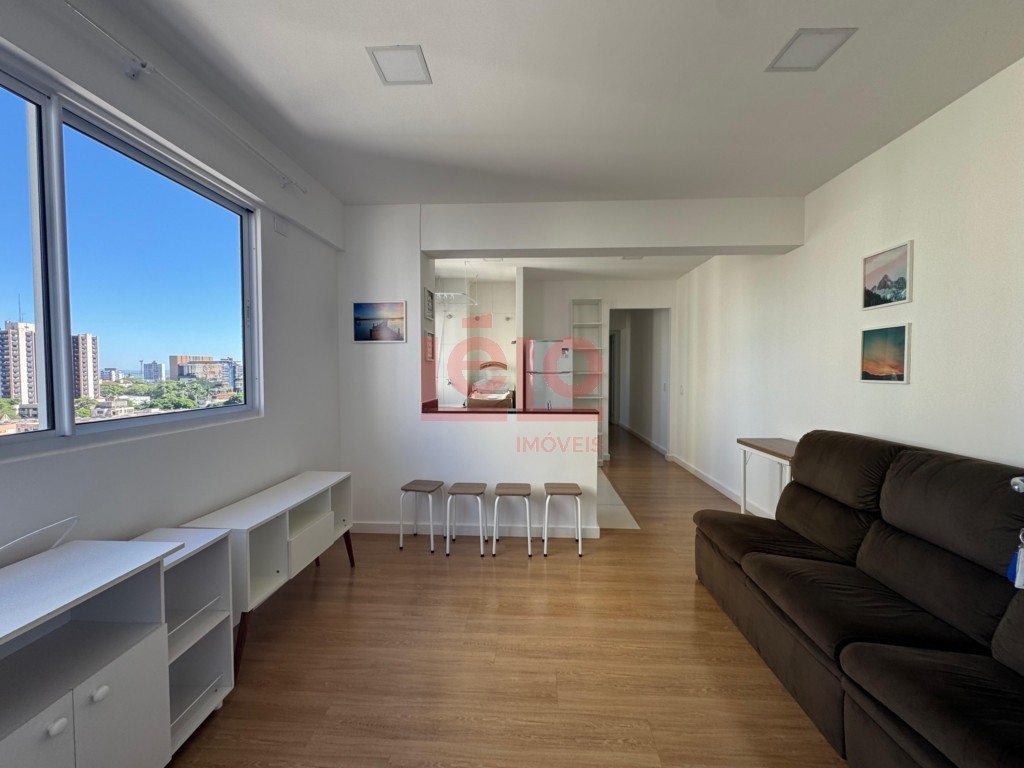 Apartamento para locacao no Zona 01 em Maringa com 103,83m² por R$ 2.400,00