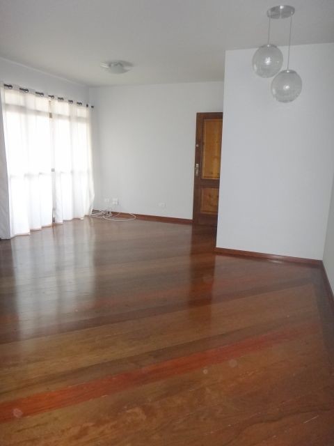 Apartamento para locacao no Zona 07 em Maringa com 216,77m² por R$ 2.500,00