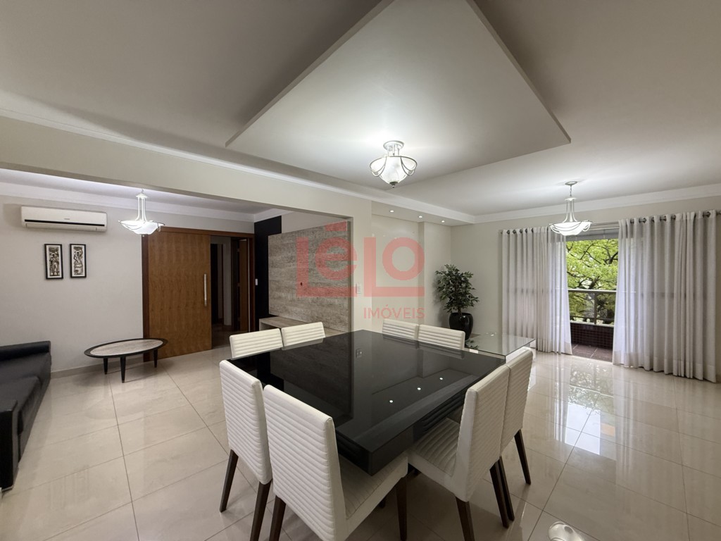 Apartamento para locacao no Zona 07 em Maringa com 202,56m² por R$ 4.300,00