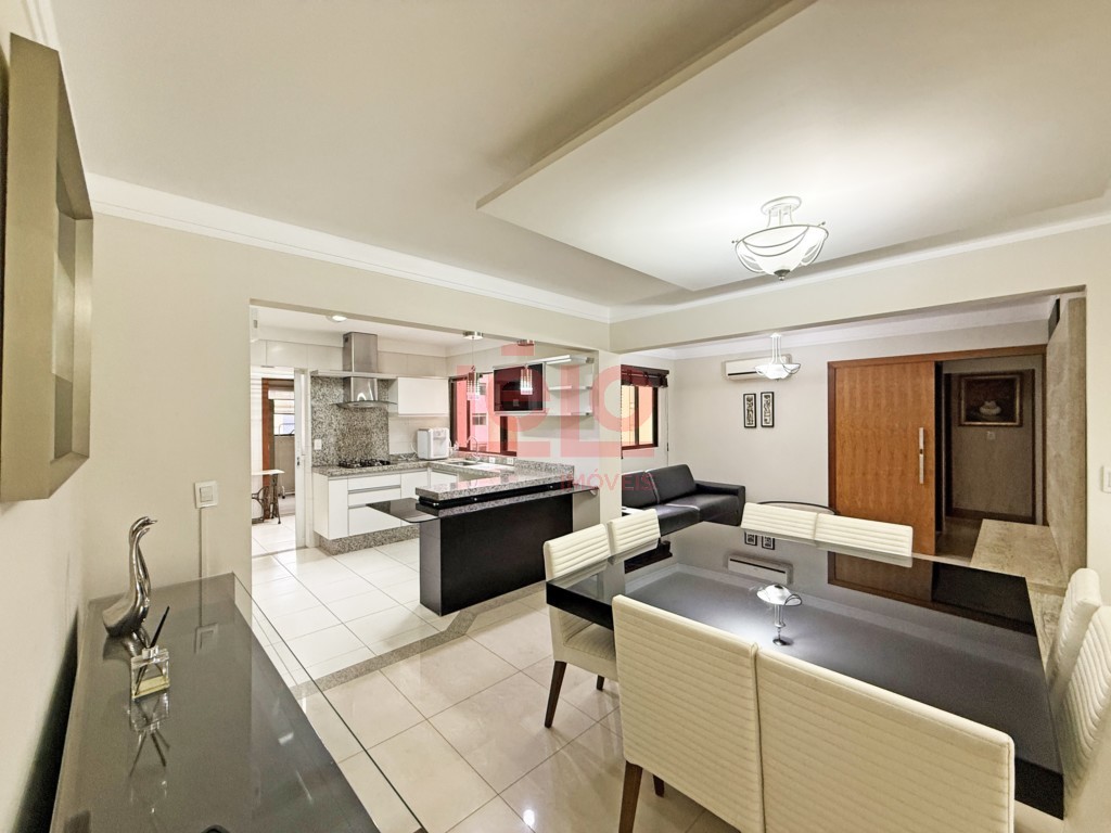 Apartamento para locacao no Zona 07 em Maringa com 202,56m² por R$ 4.300,00