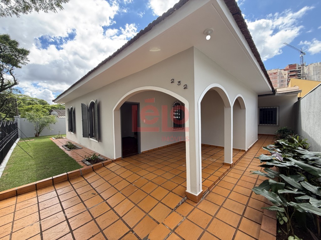 Casa Residencial para locacao no Zona 06 em Maringa com 112,7m² por R$ 2.500,00