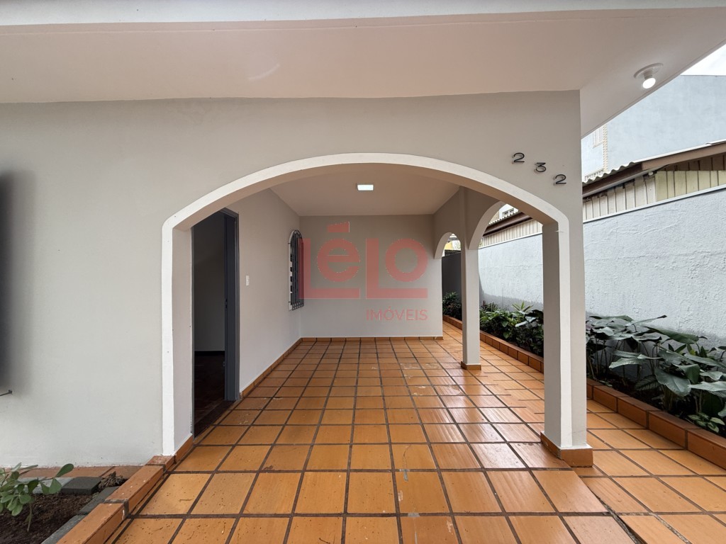 Casa Residencial para locacao no Zona 06 em Maringa com 112,7m² por R$ 2.500,00