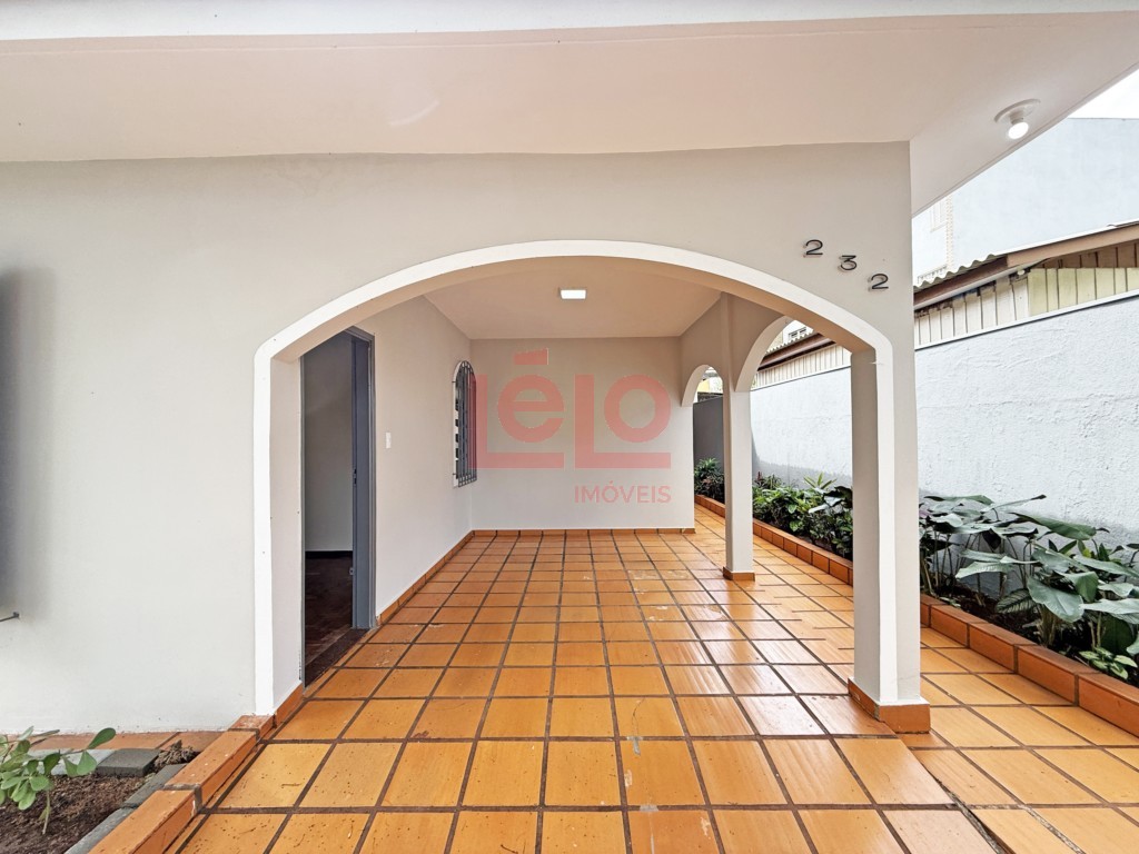 Casa Residencial para locacao no Zona 06 em Maringa com 112,7m² por R$ 2.500,00