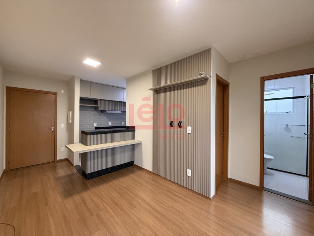 Apartamento para locacao no Zona 07 em Maringa com 55,88m² por R$ 2.100,00