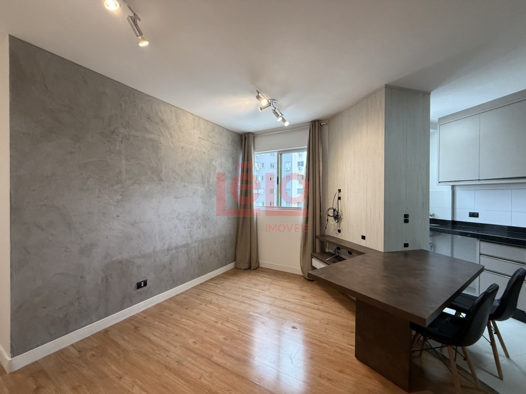 Apartamento para locacao no Parque Industrial em Maringa com 59,67m² por R$ 2.100,00