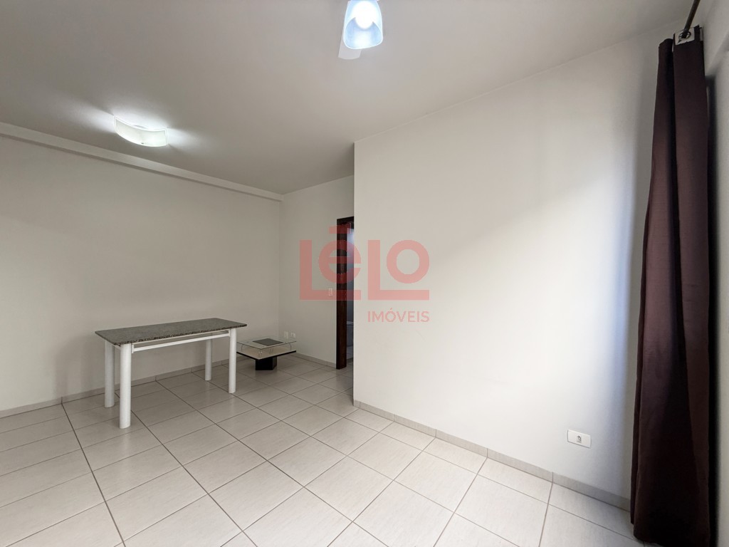 Apartamento para locacao no Zona 07 em Maringa com 110,91m² por R$ 2.000,00