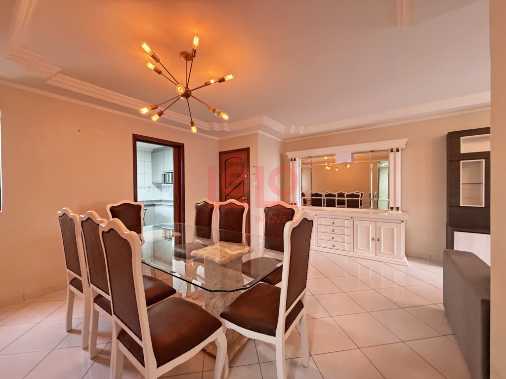 Apartamento para locacao no Zona 07 em Maringa com 184,03m² por R$ 4.200,00