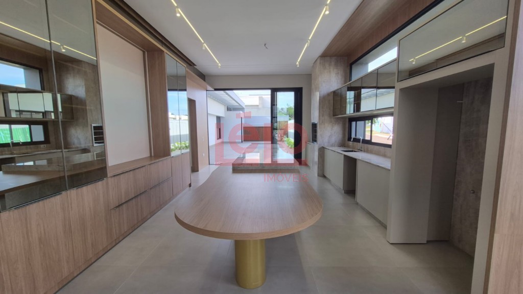 Casa em Condominio para venda no Parque Industrial em Maringa com 260m² por R$ 2.799.000,00
