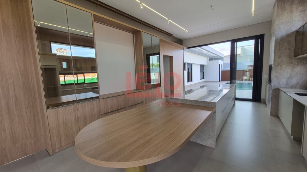 Casa em Condominio para venda no Parque Industrial em Maringa com 260m² por R$ 2.799.000,00