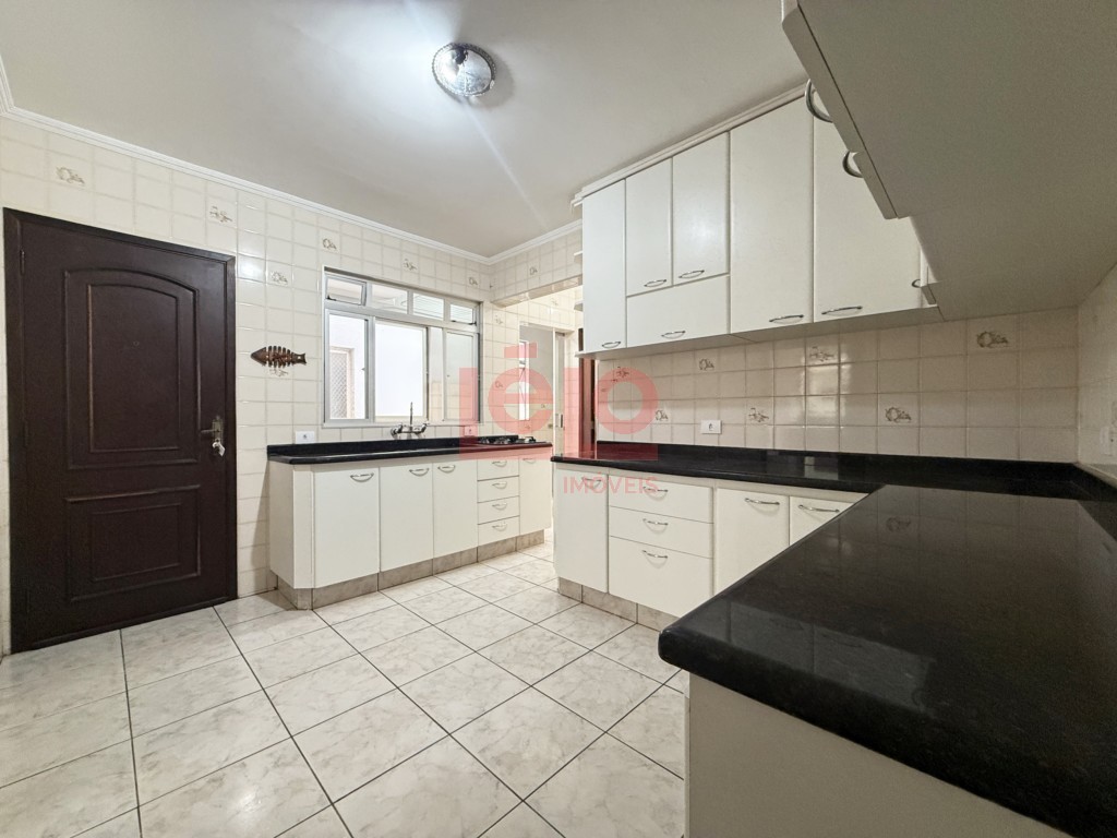 Apartamento para locacao no Zona 07 em Maringa com 0m² por R$ 2.600,00