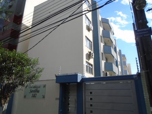 Apartamento para locacao no Zona 07 em Maringa com 120m² por R$ 1.400,00