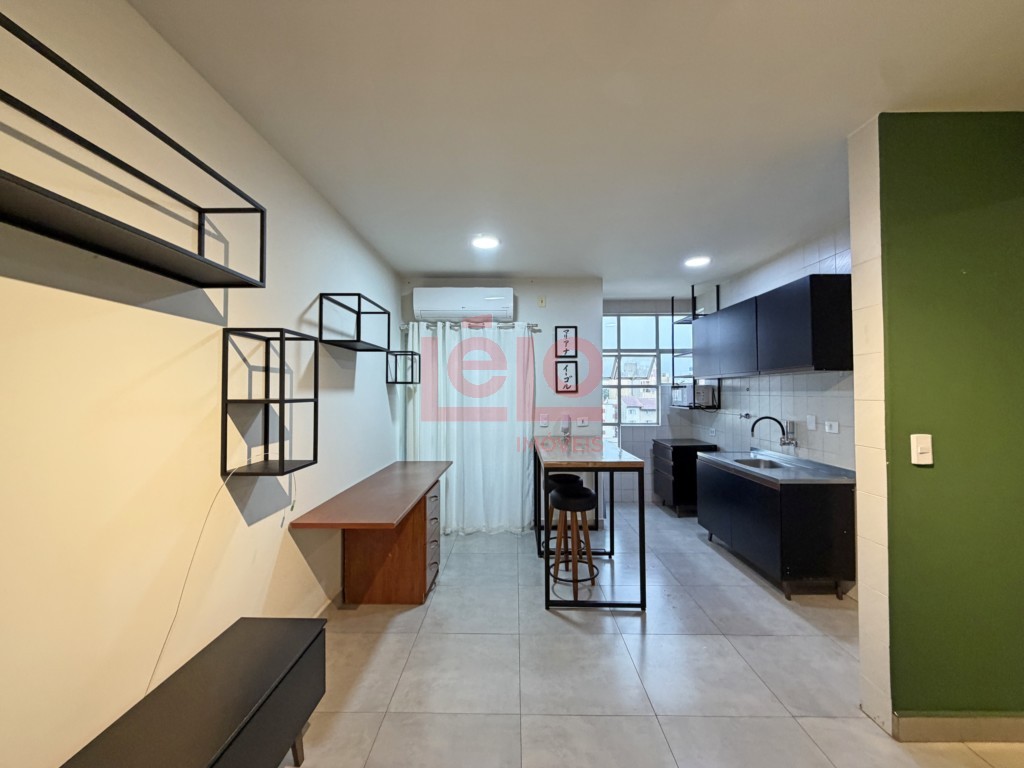 Apartamento para locacao no Zona 07 em Maringa com 85,53m² por R$ 1.300,00