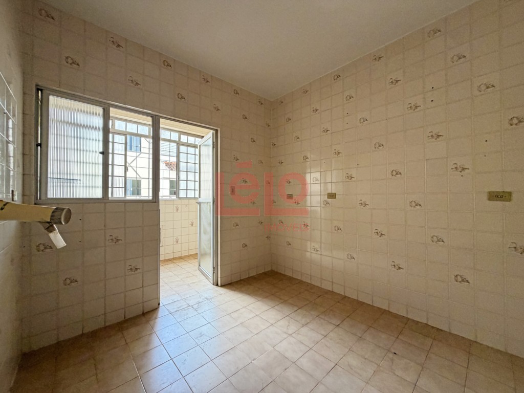Apartamento para locacao no Vila Santo Antonio em Maringa com 123,92m² por R$ 1.800,00