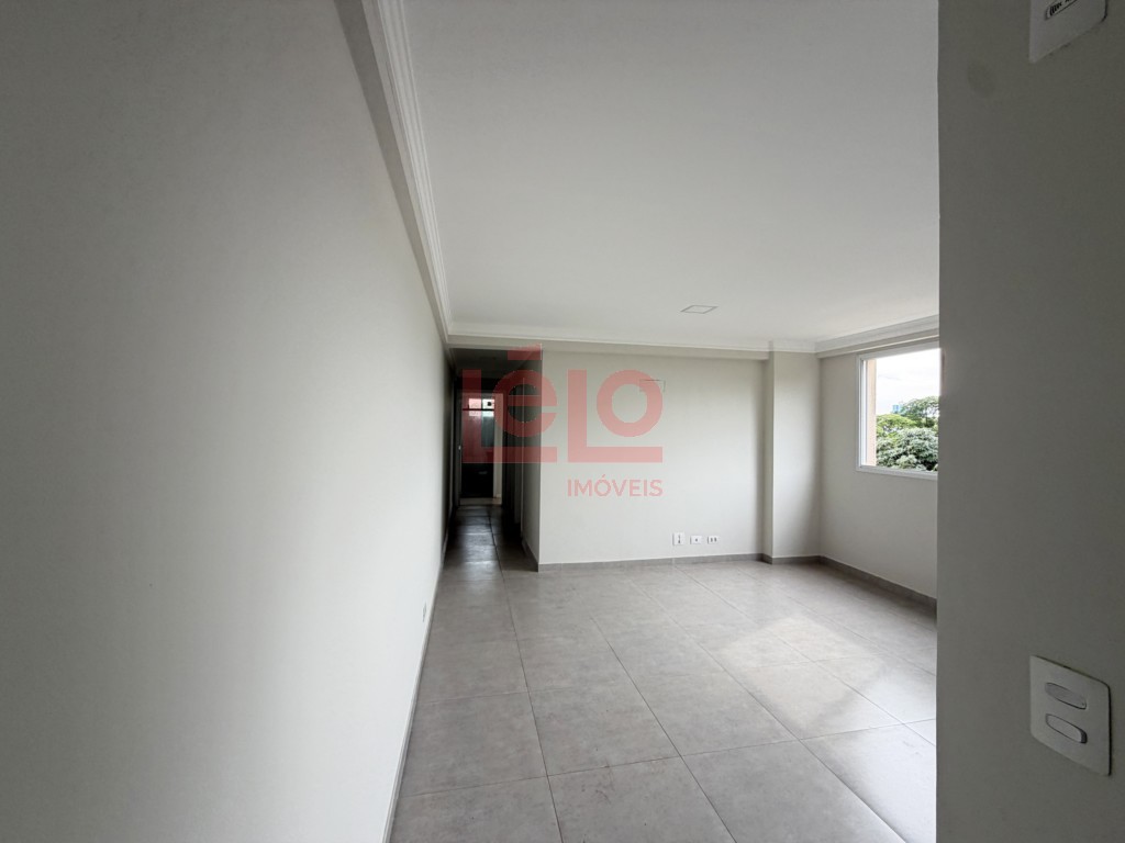 Apartamento para locacao no Zona 08 em Maringa com 101m² por R$ 1.900,00
