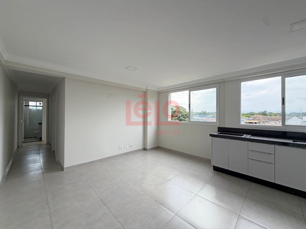 Apartamento para locacao no Zona 08 em Maringa com 101m² por R$ 1.900,00