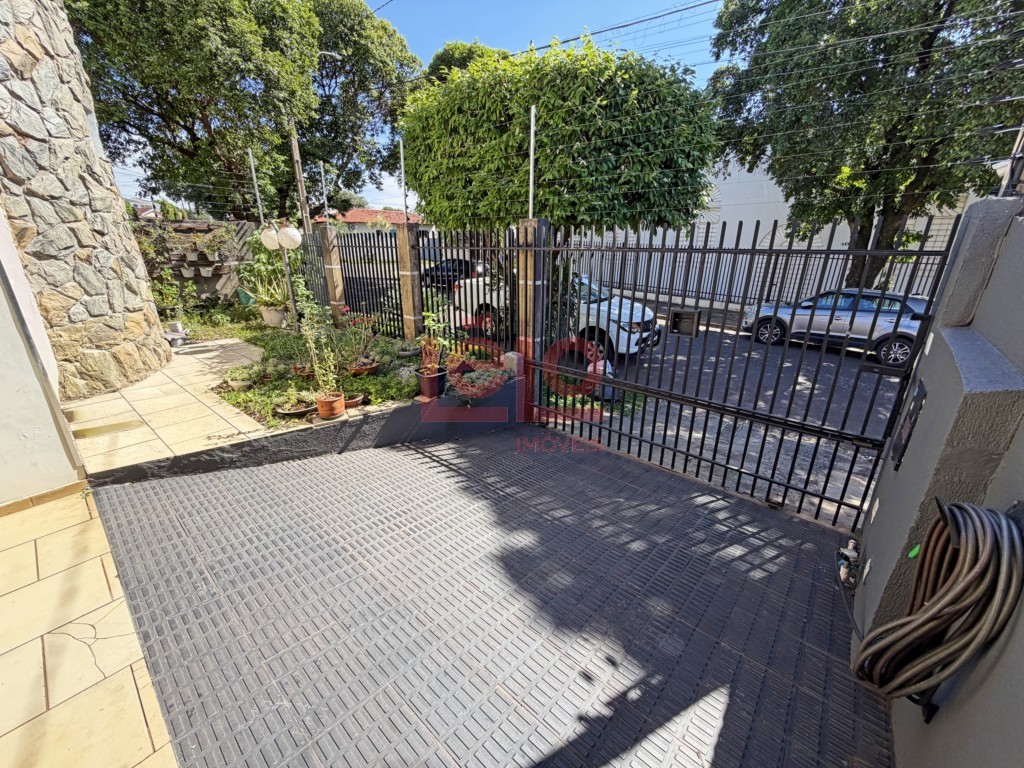 Sobrado para venda no Parque das Grevileas 3a Parte em Maringa com 220,03m² por R$ 600.000,00