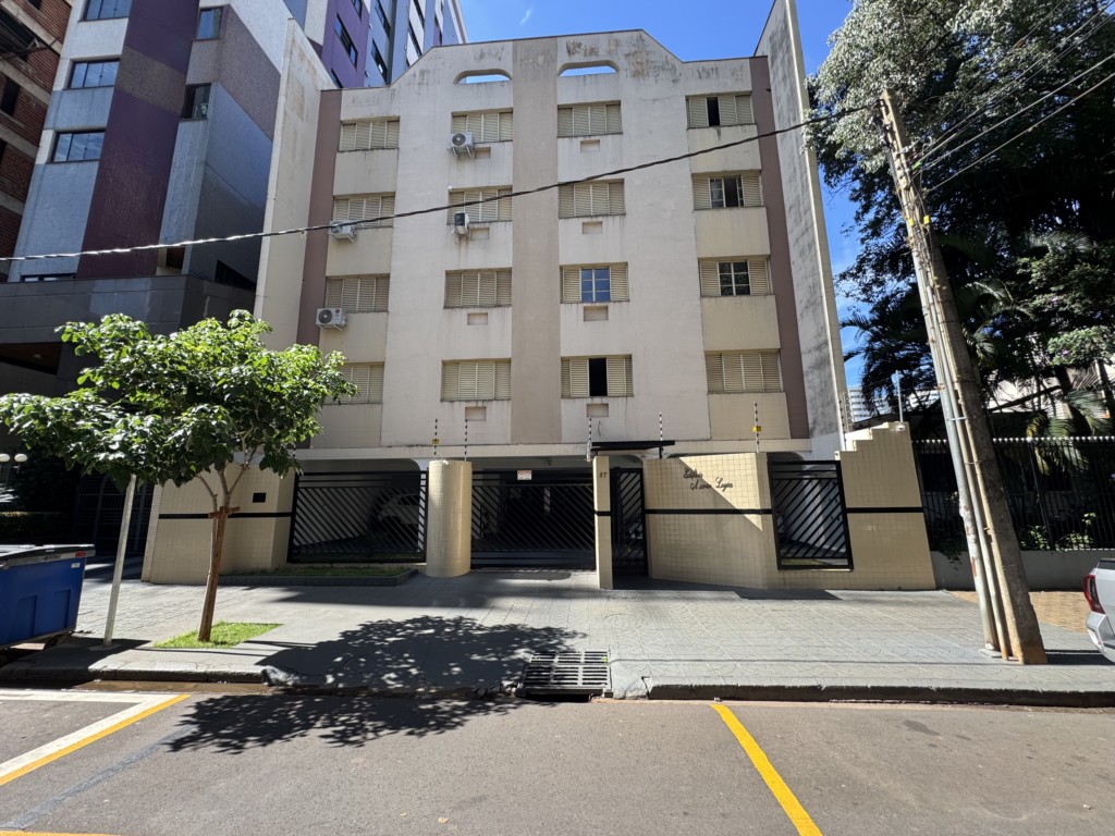 Apartamento para locacao no Zona 07 em Maringa com 136,08m² por R$ 1.700,00