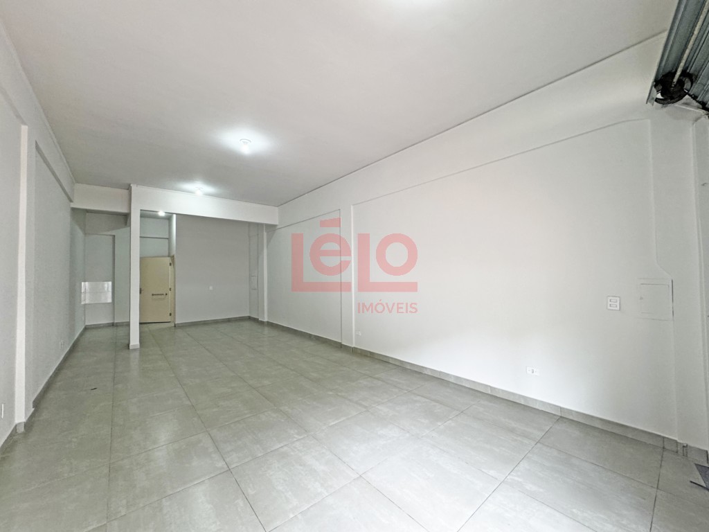 Sala Comercial para locacao no Zona 07 em Maringa com 52,85m² por R$ 2.200,00