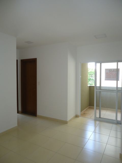 Apartamento para locacao no Zona 07 em Maringa com 104,14m² por R$ 1.900,00
