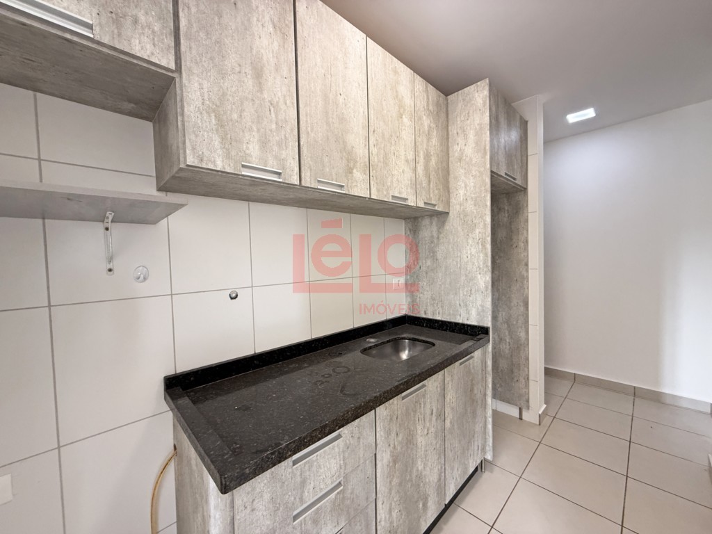 Apartamento para locacao no Zona 07 em Maringa com 104,14m² por R$ 1.900,00