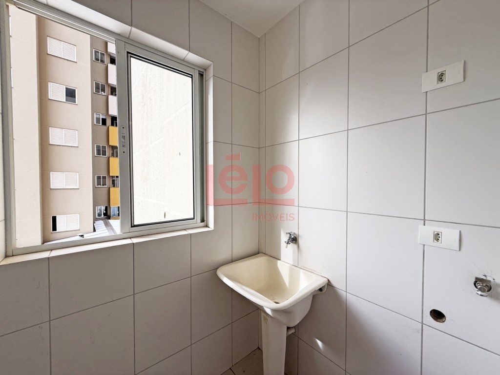 Apartamento para locacao no Zona 07 em Maringa com 104,14m² por R$ 1.900,00