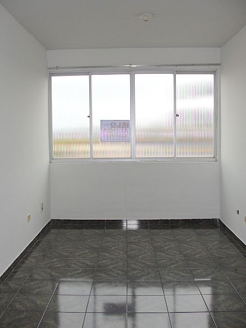 Apartamento para locacao no Zona 07 em Maringa com 78,54m² por R$ 1.000,00