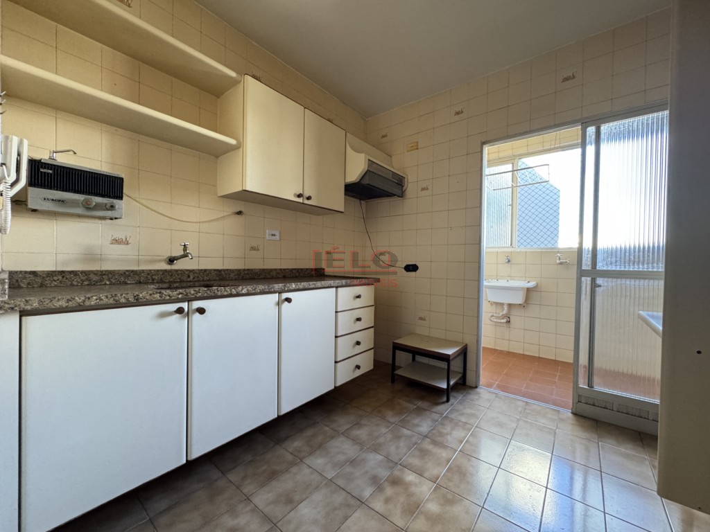 Apartamento para locacao no Zona 07 em Maringa com 122,3m² por R$ 1.500,00