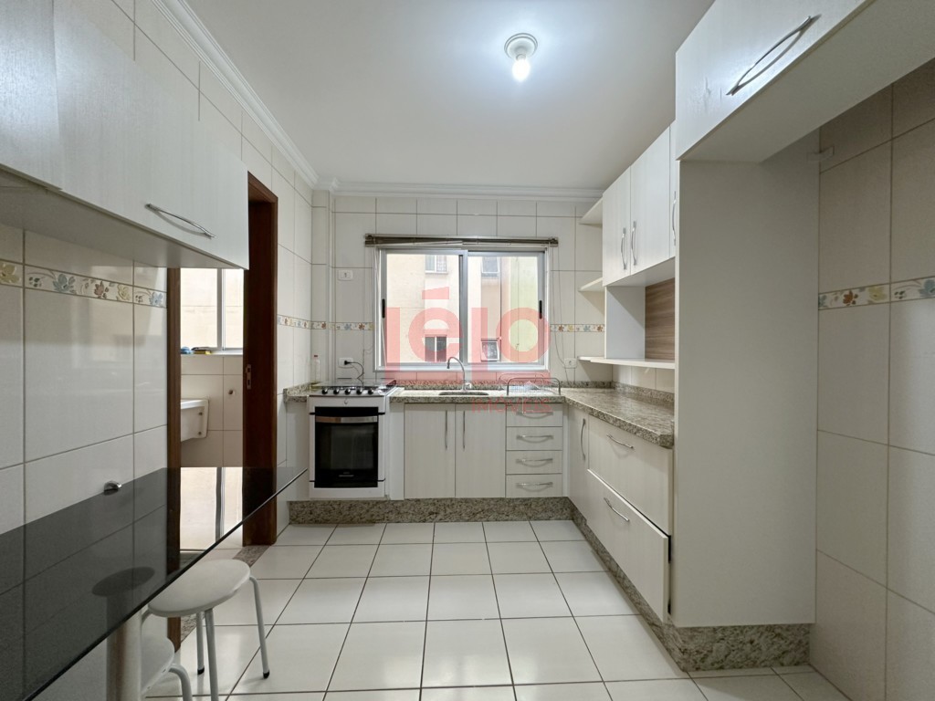 Apartamento para locacao no Zona 07 em Maringa com 114,97m² por R$ 1.875,00