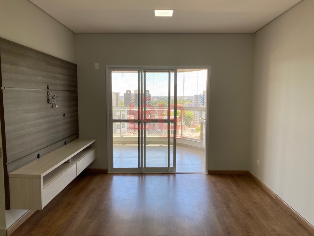 Apartamento para locacao no Zona 07 em Maringa com 205,94m² por R$ 4.300,00