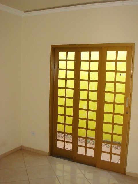 Casa Residencial para locacao no Vila Esperanca em Maringa com 120,57m² por R$ 2.500,00