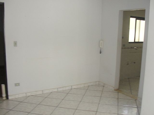 Apartamento para locacao no Zona 07 em Maringa com 88,45m² por R$ 1.000,00